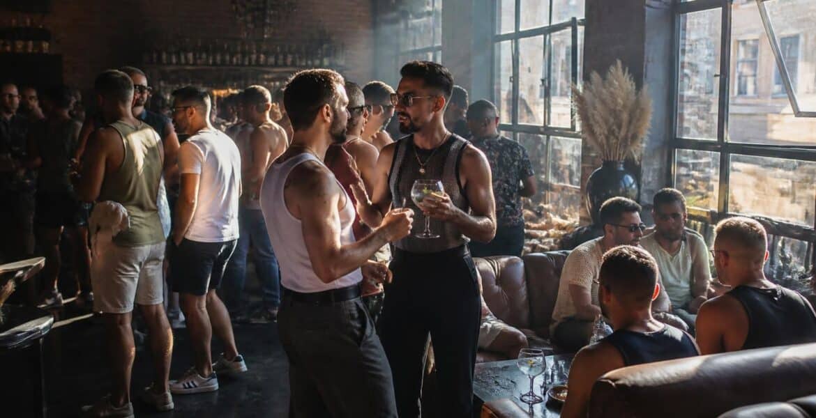 découvrez les soirées les plus mémorables dans un club gay à londres, alliant ambiance festive, musique entraînante et rencontres inoubliables au cœur de la capitale.